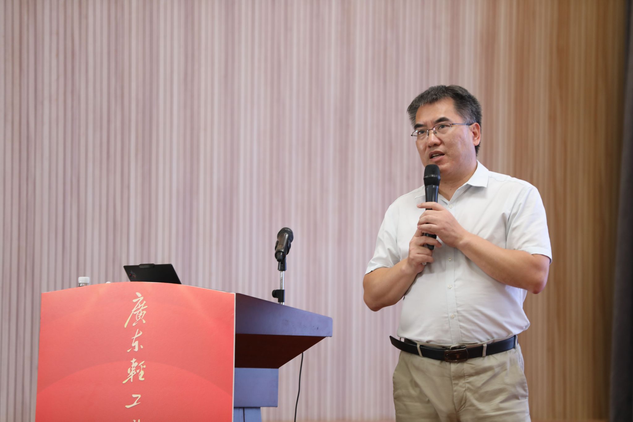 359B1561BBA32D9C9E9C68BC3AA_BAC1A9A4_2E78D