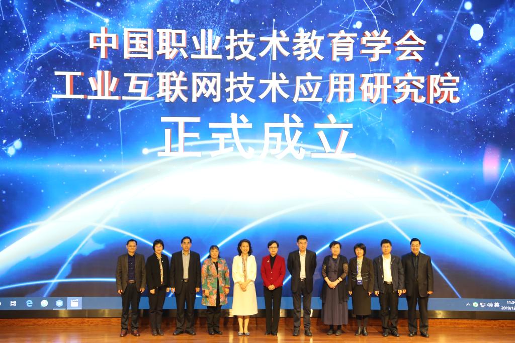 B64B4EB385F85FD390E494F8793_485FB0B6_1D325