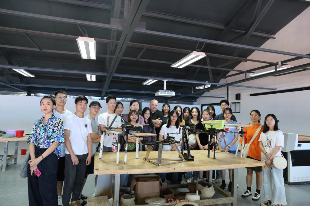 0572E2006E1747A072FC6C15BF0_006BF351_1A06B