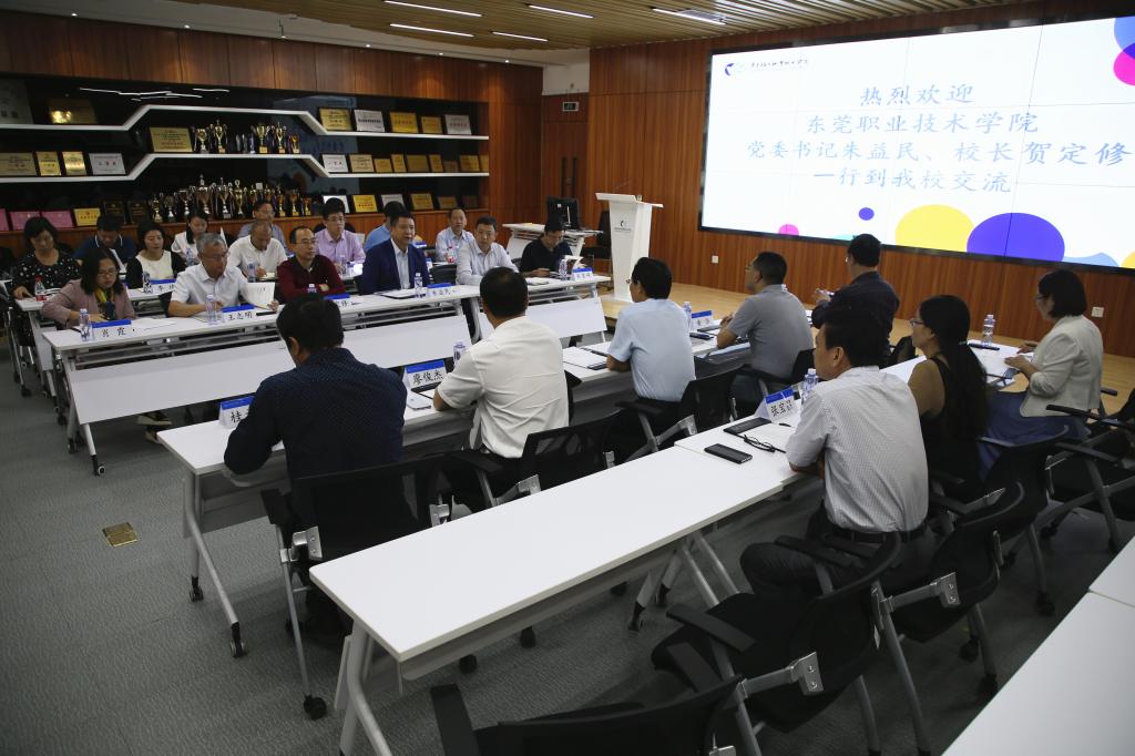 978620537EF640FFAA7A444DE61_68C95B8F_17BFF