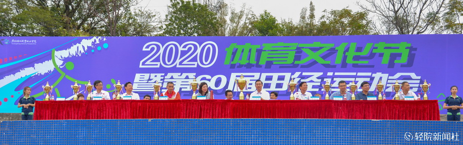 B1F37BBC7767718F00FCD9D7BED_D8BBDE4C_28D5C