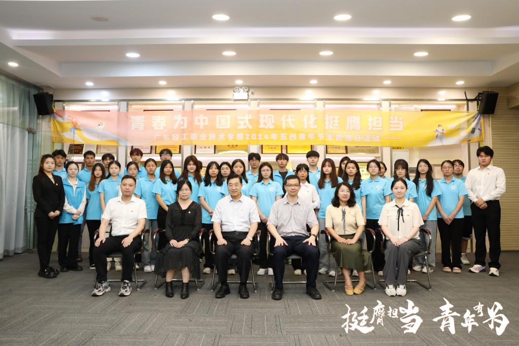 2E6A42B6F0653079057BBF0CAB9_E9D3E822_1B822