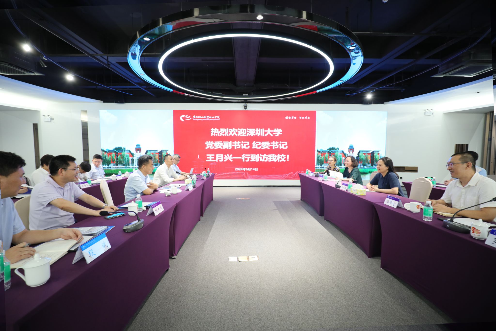 365���й�˾(Ӣ��)����-�ٷ���վ