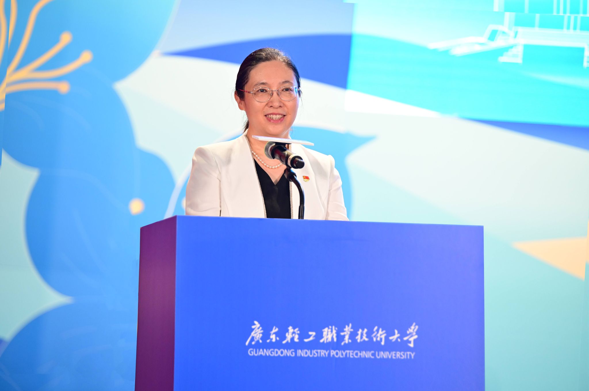 32E8FED9AFF1844EC3BE39E0FB7_E72CD10D_2327C