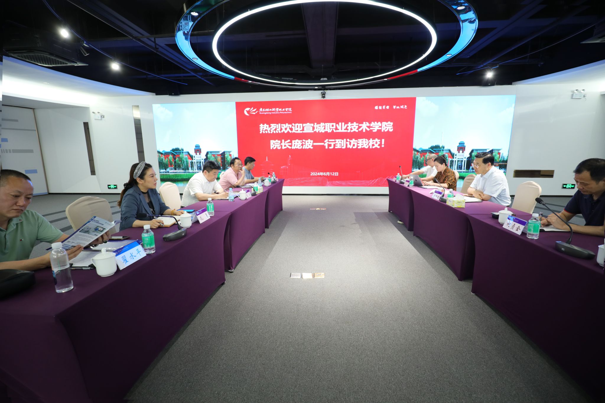 85DE561A035A0029870F6A3F798_17EB3C6E_4EF93