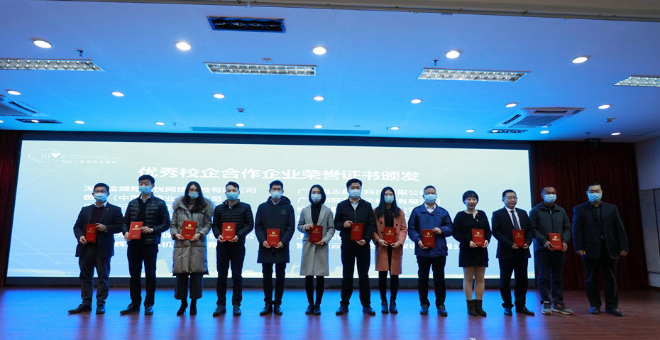 82792B2DEA6058CC46EC8BD05F5_718F9716_25A89