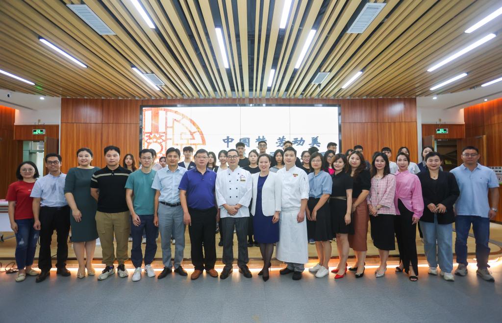 365���й�˾(Ӣ��)����-�ٷ���վ