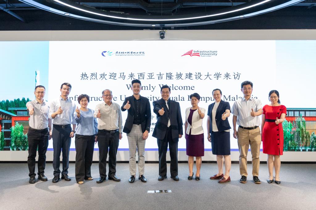 237584BC401DA0E42ED8554DAC5_97F4823B_1B0E6