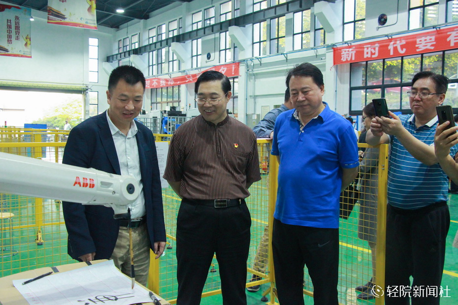 21B0A7AC65AF213203BA8EA6B5F_E497499F_40DC8