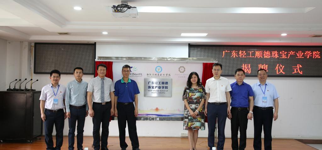 62FC8239DB62FF3A373C28AF8A8_86B5C060_FA48