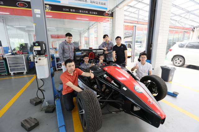 4EC606BF939E85E9663D76A9EE7_4FDC98F2_B9D4