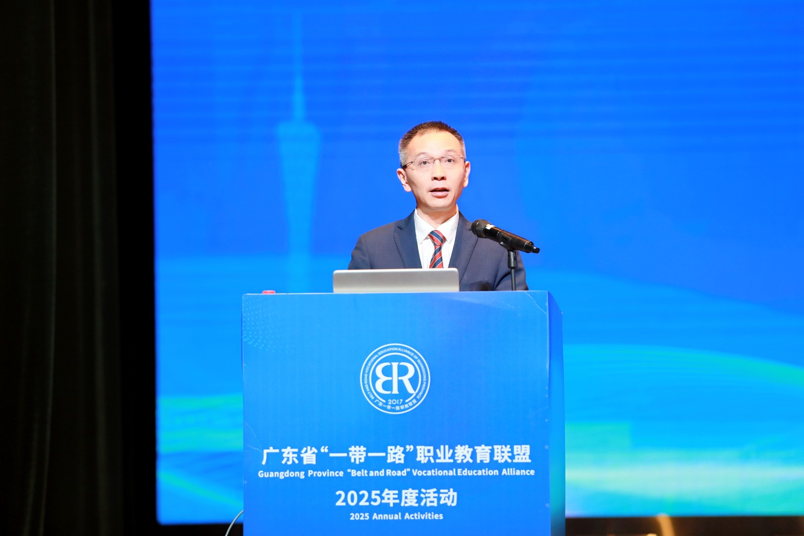 1E6C3733B684AE4E7FE0D851E93_2BD9AA16_289D7