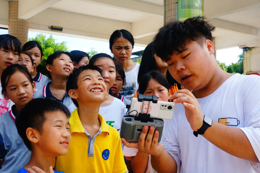 E28D9219A14D39CA7D9E7CD02D7_1D781F9A_D7A79