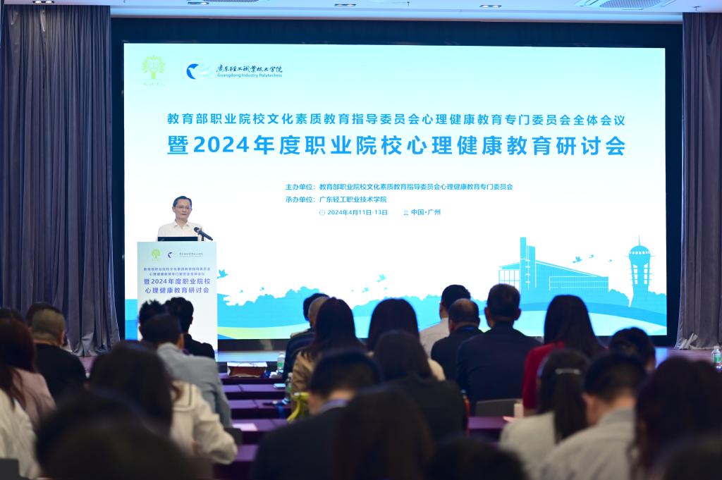 90F21FD4DF5A81B2166C4FA444E_D1B289B2_128E2