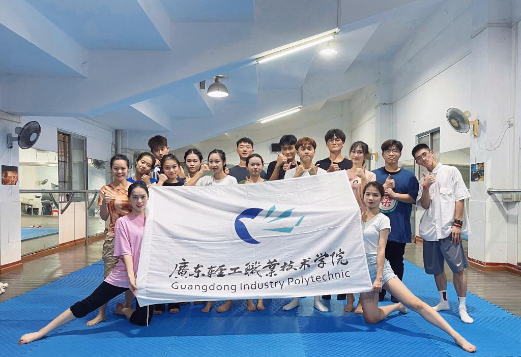 C9AFDCA85CDBB8C352E0009C9B4_4A96E73F_2ACF7